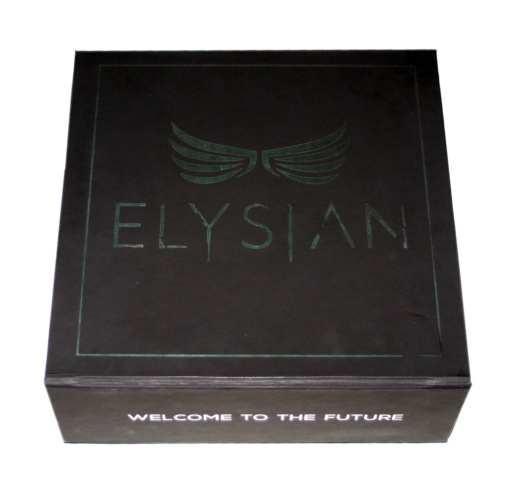Caja negra Elysian cerrada, con el lema Welcome to the future